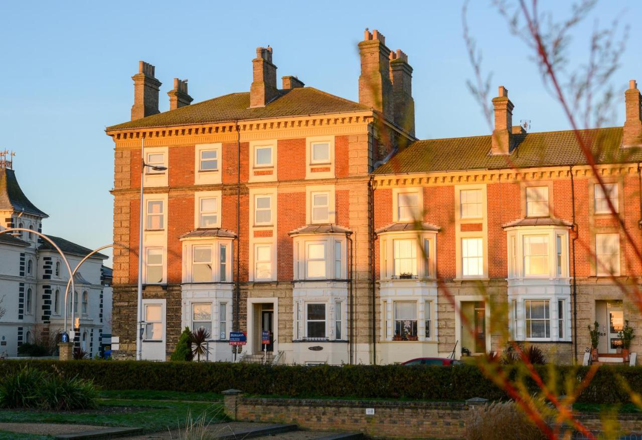 Sea Views Stunning 2 Bedroom Apartment # Lowestoft Exterior foto