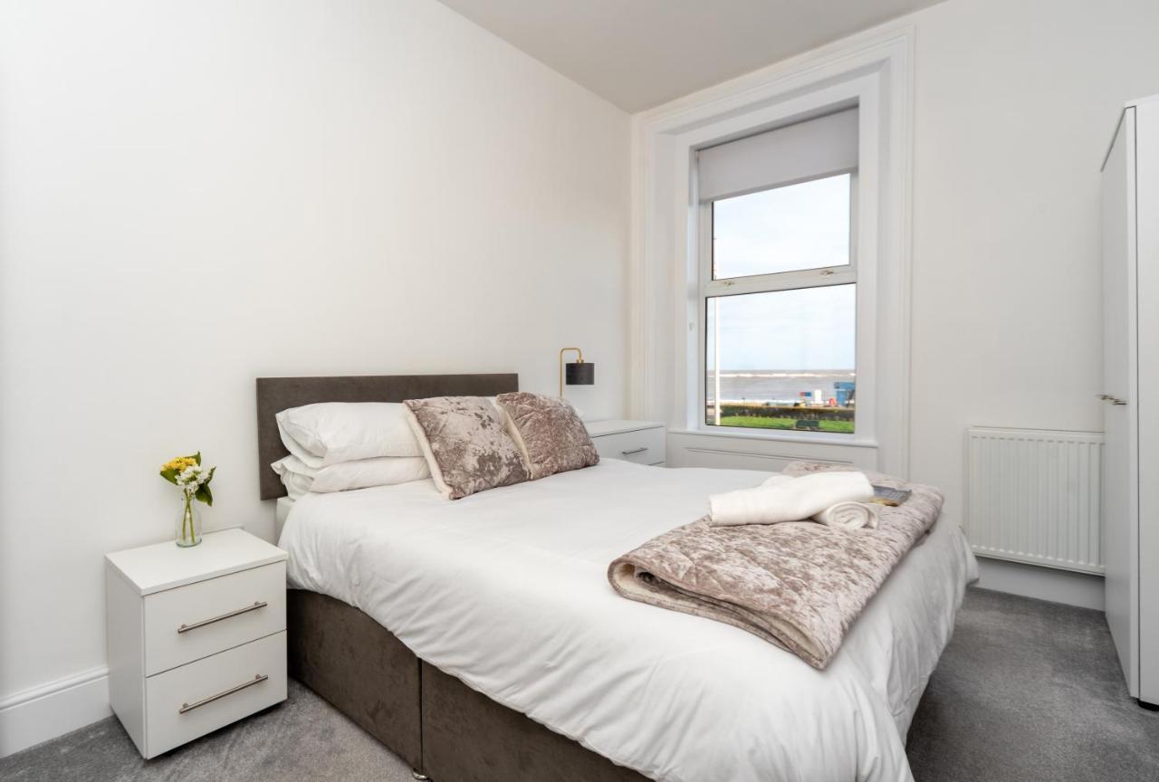 Sea Views Stunning 2 Bedroom Apartment # Lowestoft Exterior foto
